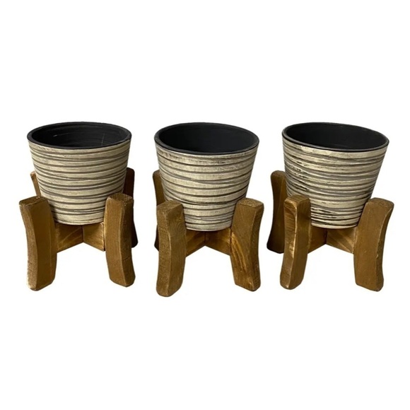 ONE (1) Gold Brushed Succulent Planter with Wood Stand - Picture 1 of 3